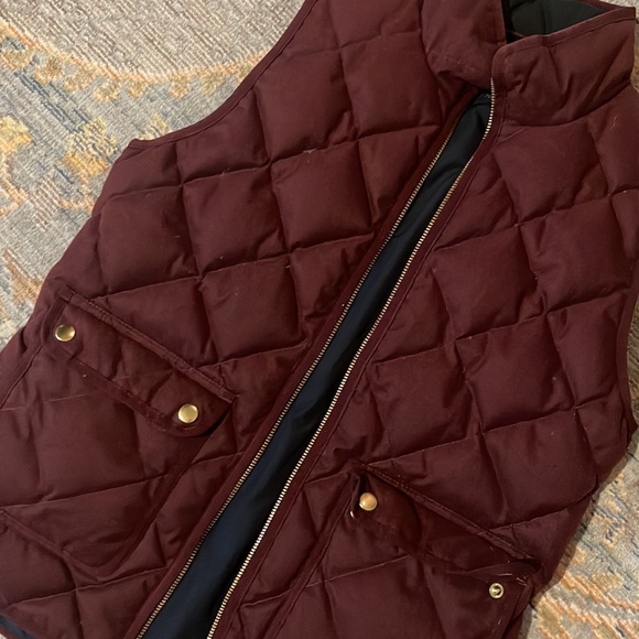 J crew plum puffer vest XS - Picture 2 of 2